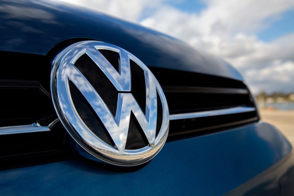Amenda de 1 miliard de euro pentru VW in scandalul emisiilor