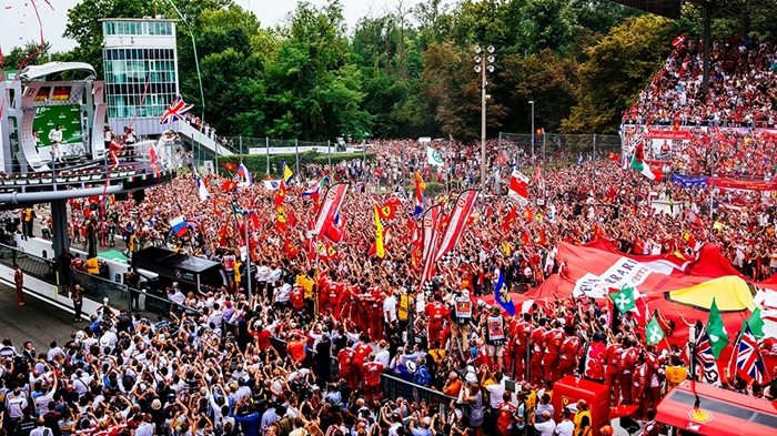 Echipa Ferrari pe podium la GP-ul italian – locul 3 Seb si locul 4 Kimi