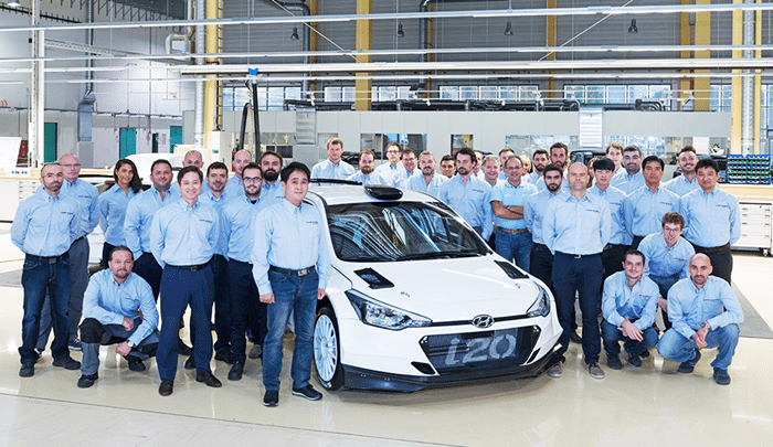 Primul client isi ia in primire noul model R5 dezvoltat de Hyundai