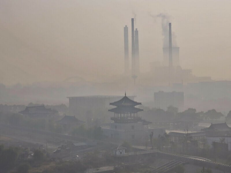 China a lansat cea mai mare piata de carbon din lume. Ce sanse are?