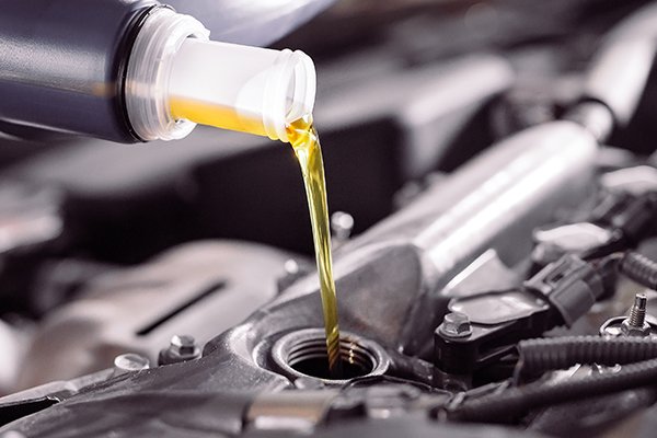 5 mituri despre uleiul de motor